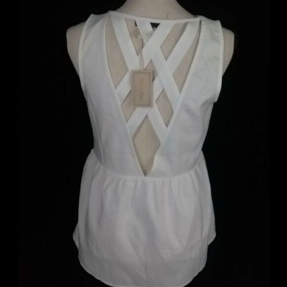 DOE & RAE WHITE CRISS CROSS OPEN BACK SLEEVELESS PEPLUM HEM BLOUSE SZ S NWT - Picture 4 of 8